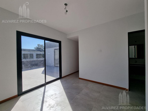 Imagen 30 de 30 de Departamento 3 Ambientes Venta Castelar Cochera