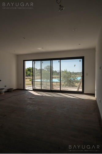 Imagen 15 de 30 de Venta - Casa Con Vista A La Laguna En Lagoon Pilar - Bayugar Negocios Inmobiliarios