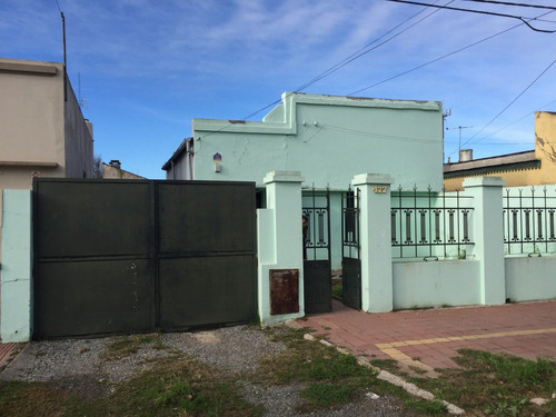 Venta Casa 3 Dormitorios Balcarce Parcialmente Reciclada