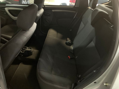 Imagen 8 de 10 de Renault Duster Zen 2019.