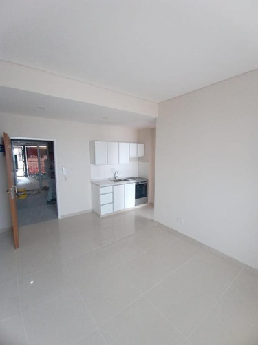 Imagen 3 de 8 de Excelente Dpto 2 Ambientes 3 Piso Frente Muy Lindo Opcional Cocheras