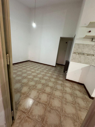 Casa En Villa Allende De 5 Ambientes Enbarrio La Cruz A Una Cuadra De Av. San Martín. Cerca De Colegios , Centro Comercial Y Transporte Público.l