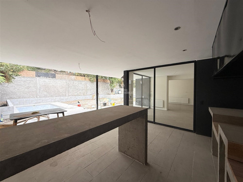Casa En Arriendo Candelaria Goyenechea 5 Dorm + Servicio