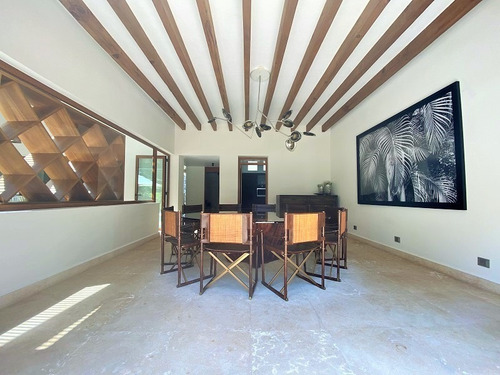 Imagen 4 de 14 de Casa En Venta En Avándaro, Valle De Bravo En El Club De Golf
