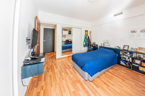 Imagen 19 de 28 de Departamento De Piso Exclusivo 4 Dormitorios Con Cochera Y Baulera Centro Frente Al Rio