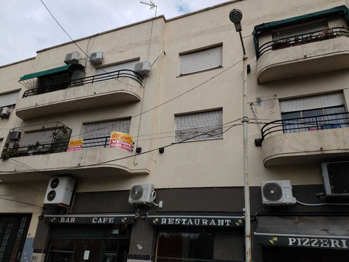 Imagen 1 de 14 de Departamento De 2 Ambientes Amplios A Mts De Av. Bme. Mitre