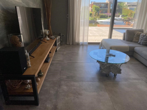 Casa En Venta Ubicado En El Yacht, Nordelta, G.b.a. Zona Norte