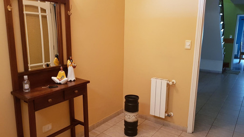 Imagen 4 de 30 de Casa En 2 Plantas Con Parque Y Piscina