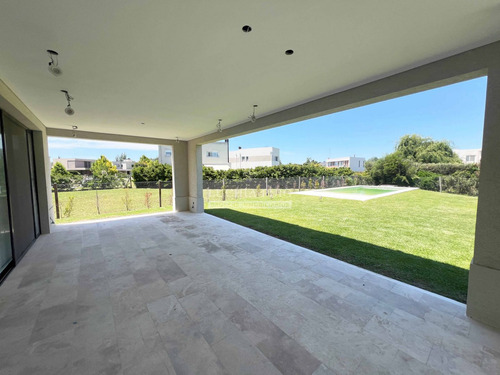 Excelente Casa En Venta A Estrenar 4 Dormitorios-ayres Plaza