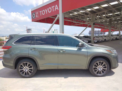 Imagen 6 de 14 de Toyota Highlander 2018 Limited Pr V6/3.5 Aut