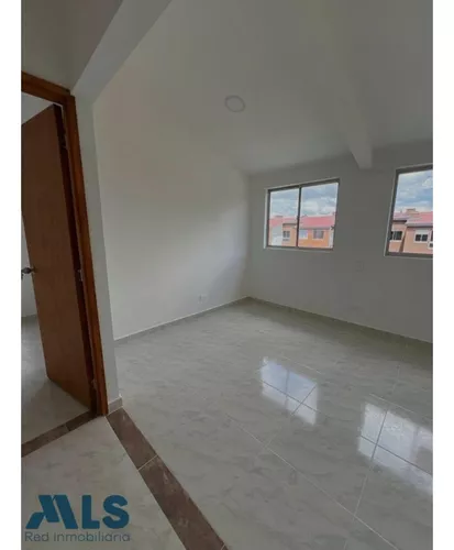 Comodo Apartamento En La Ceja(mls#244808)
