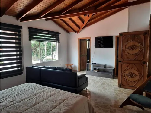 Casa Amoblada En Arriendo Poblado Los Naranjos