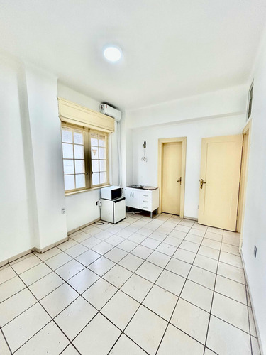 Sala Comercial Com Banheiro E Copa
