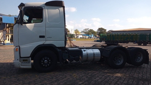 Imagem 2 de 7 de Volvo Fh 440 6x2