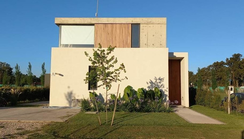 Imagen 2 de 9 de Casa En Venta En Muñiz