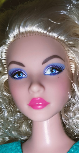 Barbie Looks Curvy #16, Andra, Barbie Made To Move, The Look (Usado)