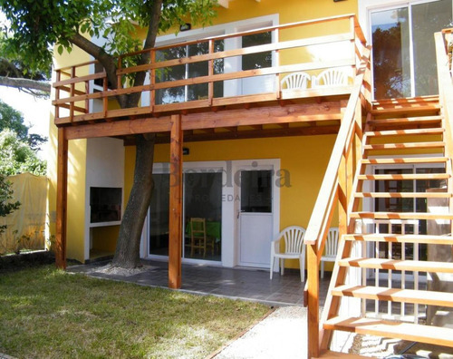 Venta Departamento Villa Gesell Complejo De 6 Unidades A 200m De La Playa