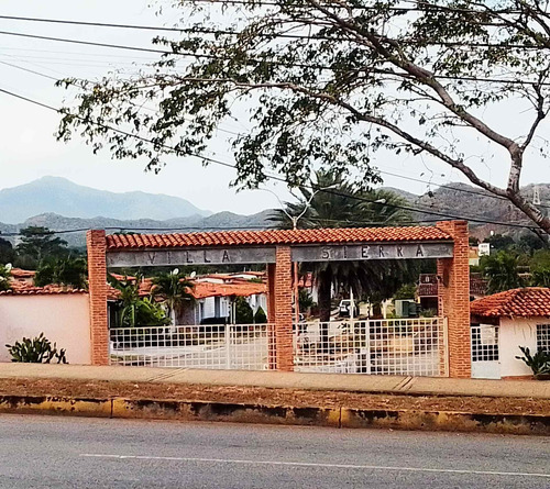 Casa Con Anexo En Urb. Privada El Valle, Margarita