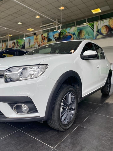 Imagen 1 de 10 de Renault Sandero Intens Financia Tasa 0% $1.600.000(ev)
