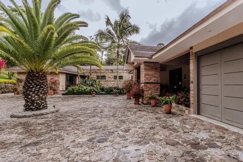 Casa En Venta En Llanogrande. Cod V14153