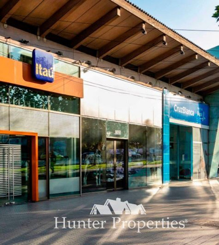 Local Habilitado A Un Costado De Alto Las Condes