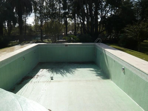 Propiedad Con Amplio Parque En Monte Grande