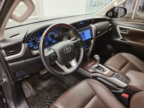 Toyota Hilux Sw4 Tdi Srx 4x4 At 7 Asientos 2020 - Lenken
