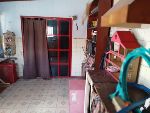Casa En Venta - 3 Dormitorios 2 Baños - Cochera - 528mts2 - Gregorio De Laferrere, La Matanza