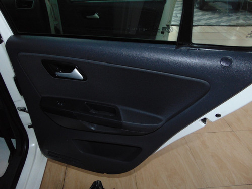 Imagem 11 de 15 de Volkswagen Fox 1.0 G2 Trend 2014