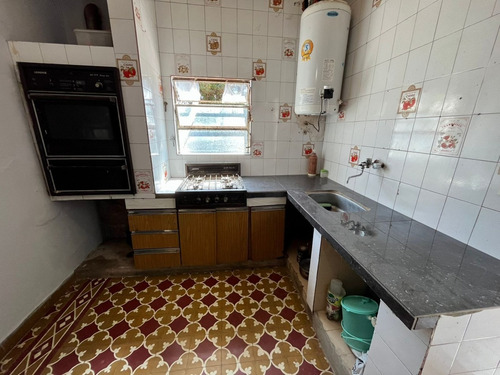 Imagen 8 de 19 de En Venta Casa, Lote Propio, Cinco Ambientes, A Remodelar. (la Tablada)
