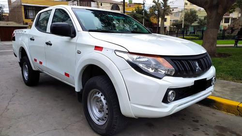 Imagen 7 de 14 de Mitsubishi L200 Petrolera 2018 Full Equipo 2.5cc