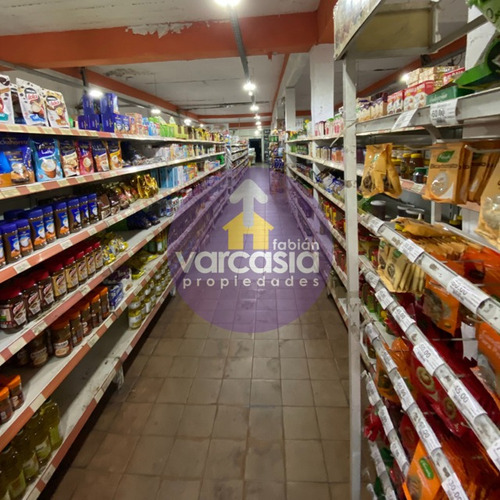 Imagen 3 de 5 de Venta - Galpón/supermercado + Casa 3 Ambientes - Jose Garibaldi 1932 Hurlingham