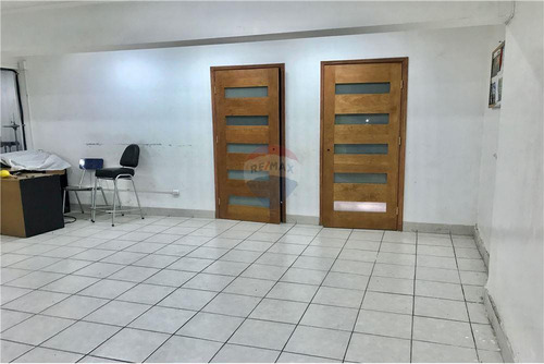 Excelente Local Comercial En Inmejorable Ubicación
