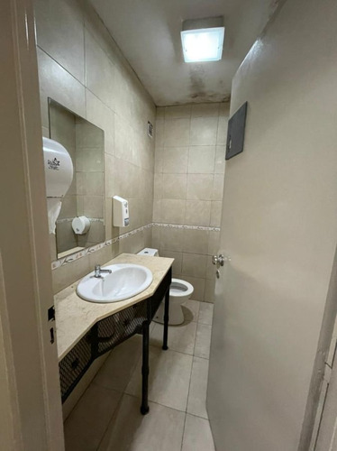 Imagen 16 de 30 de Centro Médico En Venta De Excelente Ubicación En Banfield Este