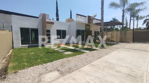 Casa En Venta En Morelos, Otilio Montaño, Cuautla