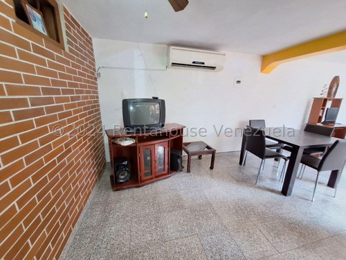 Casa Remodelada Y Ampliada Ubicada En El Trigal De Cabudare,gabriela C