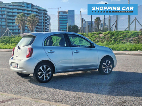 Nissan March -
