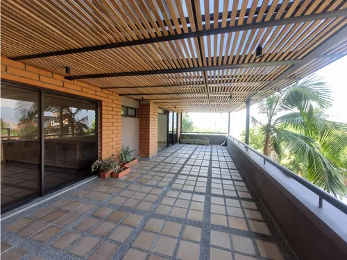 Amplio Y Cómodo Apartamento En Venta En Los Balsos