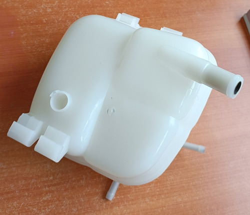 Imagen 6 de 8 de Envase Refrigerante Chevrolet Astra