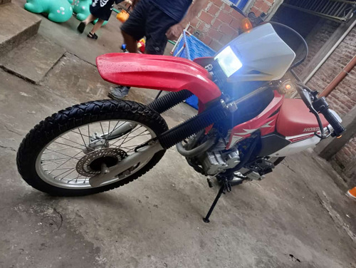 Permuto Por Auto, Ofertas Razonables. Se Va Transferida.