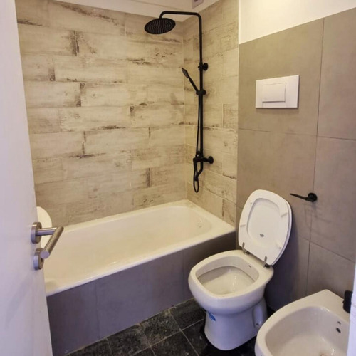 Departamento En Venta De 2 Dormitorios, En 9 De Julio 1900, En El Centro Rosario