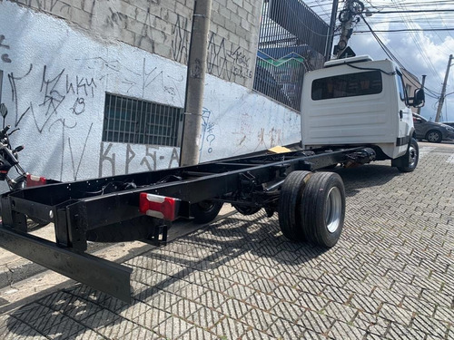 Iveco Daily 70c17hd Chassi 6 Mts 2013