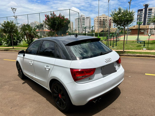 Imagem 11 de 12 de Audi A1 2013 1.4 Tfsi Ambition S-tronic 5p