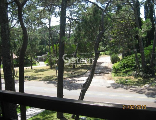 Imagen 1 de 17 de Venta Apartamento 2 Dormitorios, Playa Mansa, Punta Del Este