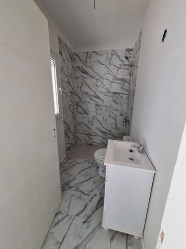 Casa De 2 Ambientes Con Cochera En Venta En Complejo Arturo Illia - Grand Bourg