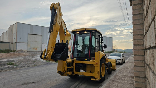 Retroexcavadora Caterpillar 424 2021 $1,300,000.00m.n