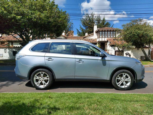 Mitsubishi Outlander 2.400cc At 7 Puestos 4x4