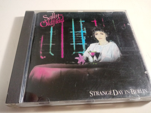 Sally Oldfield - Strange Day In Berlin - Made In England 