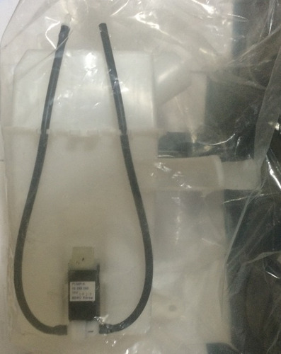 Imagen 4 de 6 de Envase Liquido Limpiaparabrisas Chevrolet Optra Original Gm