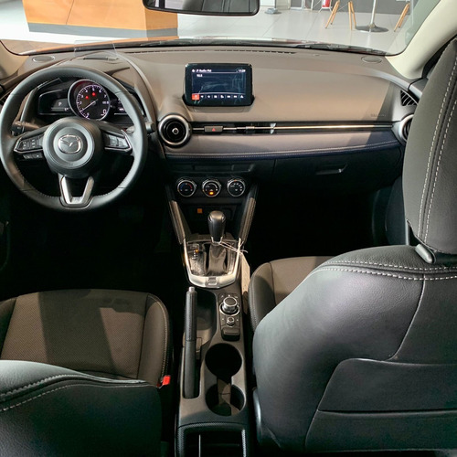 Imagen 2 de 12 de Mazda 2 Sedan Grand Touring Lx Rojo